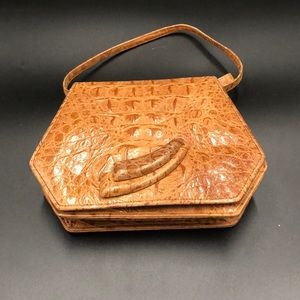 Barbara Bolan too crossbody